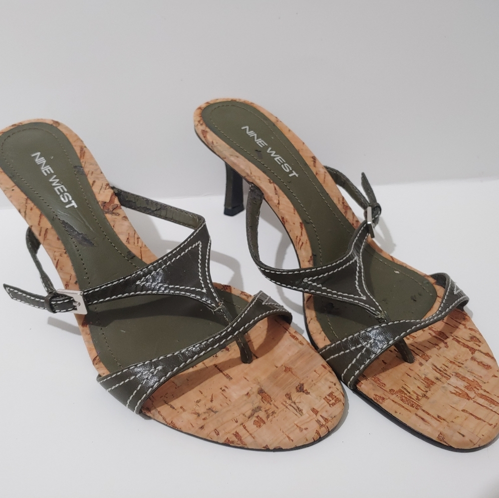 Nine West Women's Olive Green Leather Cork Thong Sandals Size 7.5 M